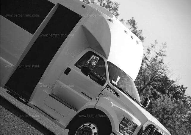 party-bus-ford-f750-nj-14-642x456
