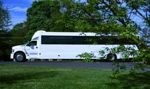 party-bus-ford-f750-nj-19-762x456